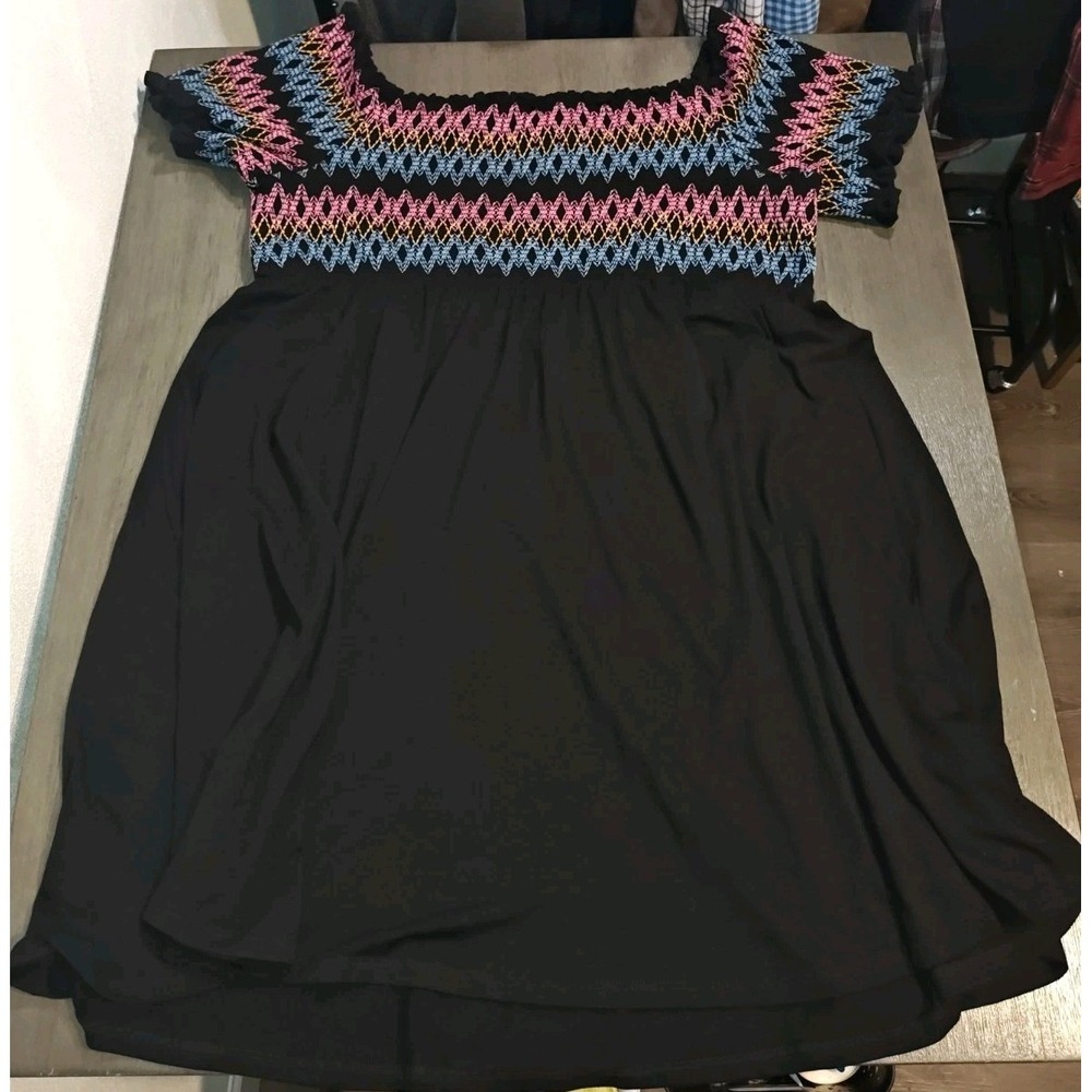 Torrid Woman's Black smocked off-shoulder dress,Embroidery Detail,Plus Size 4 - Picture 9 of 9